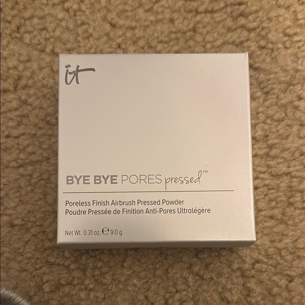 IT Cosmetics Translucent Bye Bye Pores pressed- pressed powder